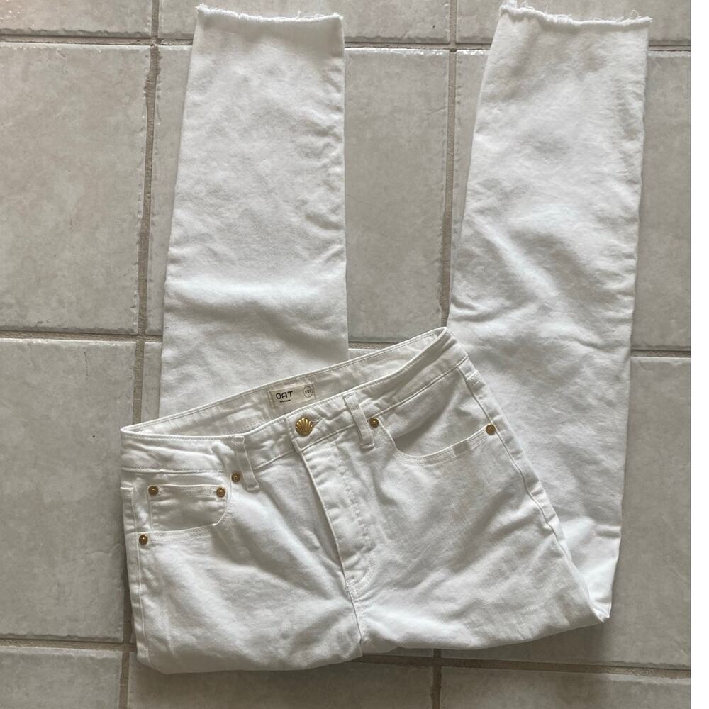 OAT New York White High Rise Straight Leg Jeans Seashell Button Raw Hem 8 - Picture 10 of 10